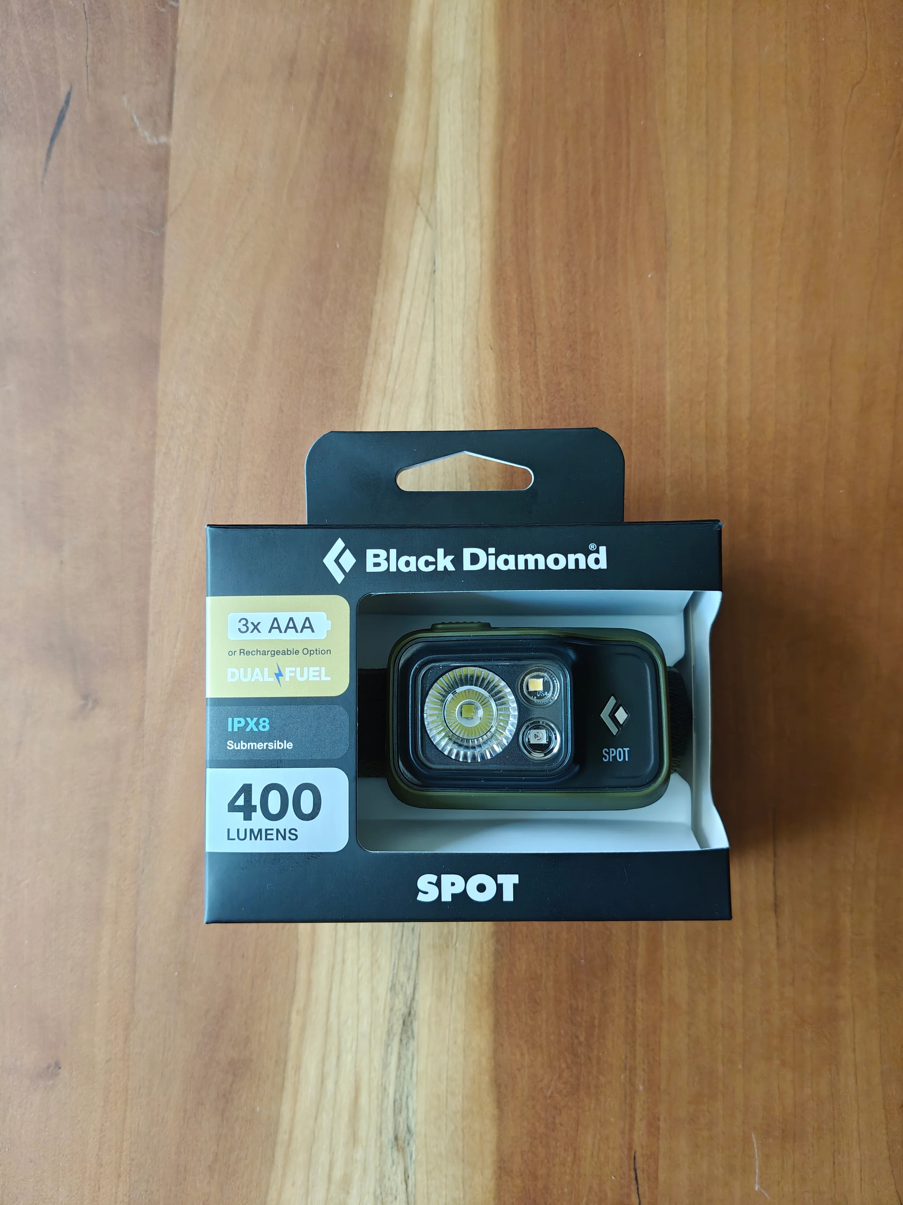 Een foto van een Black Diamond Spot 400-hoofdlamp